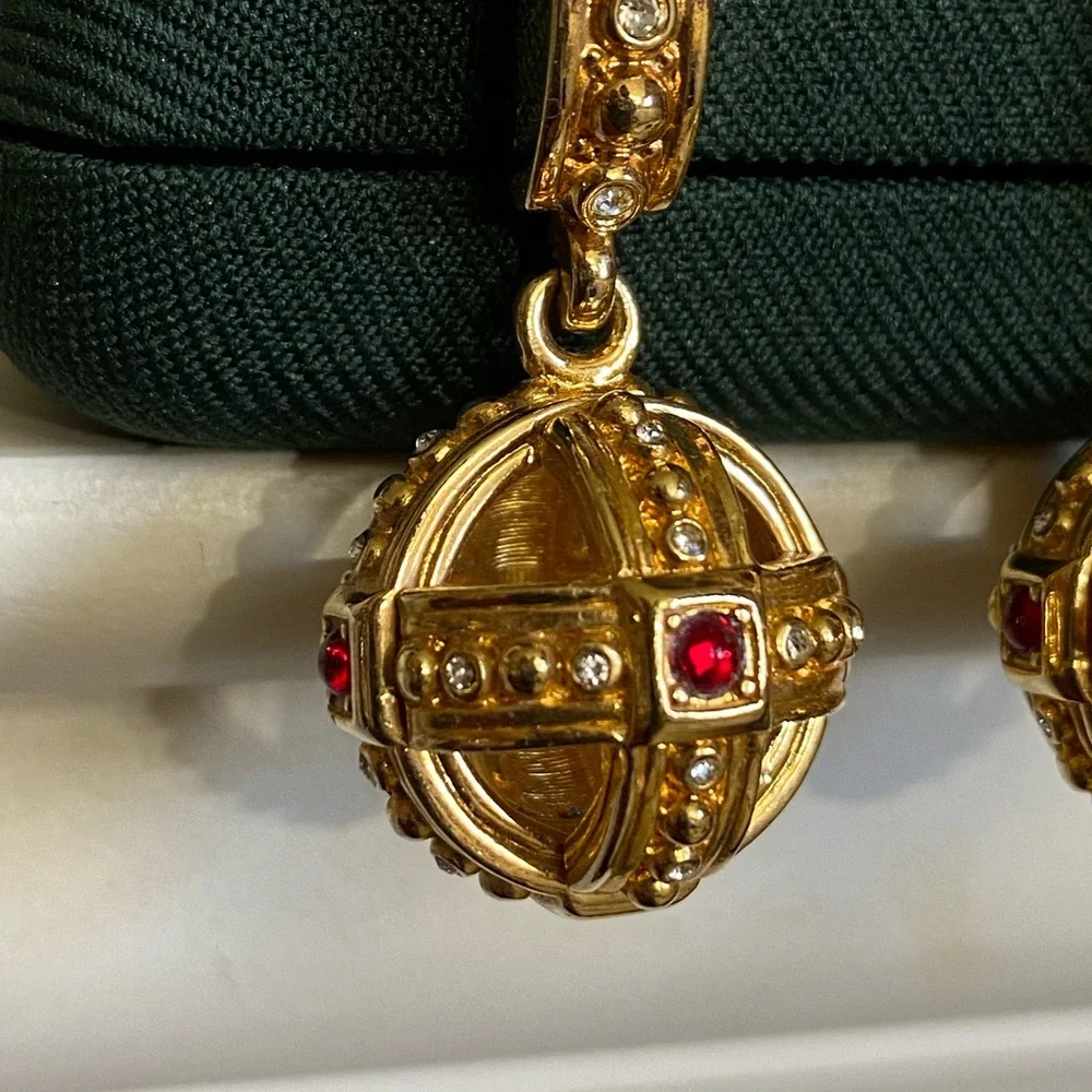 Vintage Swarovski Swan Dangle Maltese Cross Crystal Gold Tone Clip On Earrings - Picture 4 of 16